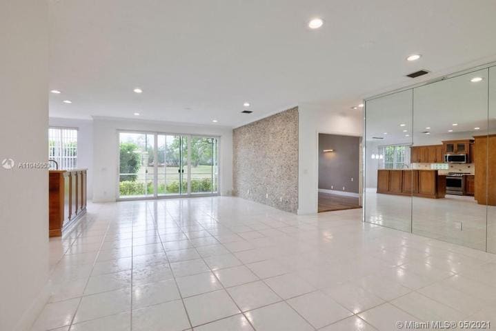 Building Photo - 12375 NW 10th Dr