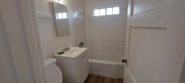 Bathroom - 1252 Vine St