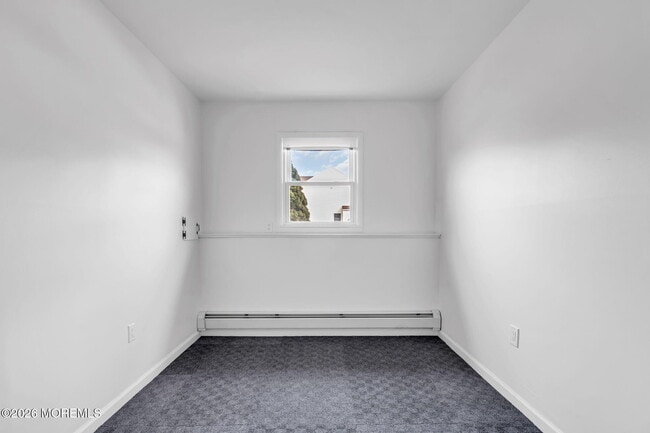 Building Photo - 613 Champlain St