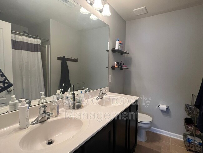 Building Photo - 830 Cupola Dr