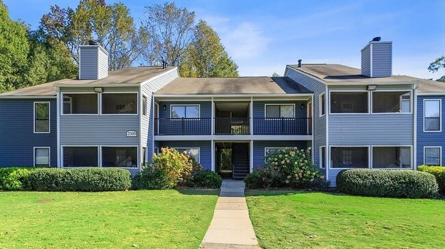 Building Photo - 3600 Park Lake Ln