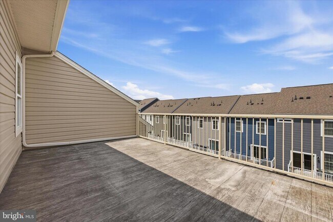 Building Photo - 5060 Judicial Wy