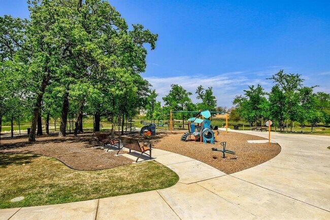 Building Photo - 105 Riverhill Dr
