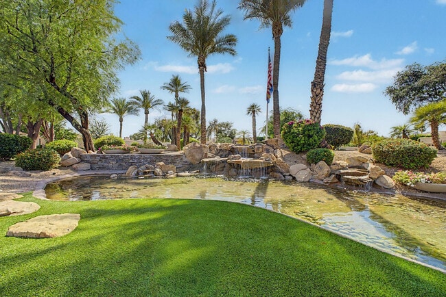 Building Photo - 8407 E Del Camino Dr