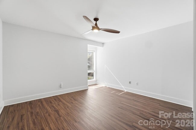 Building Photo - 7160 Winery Ln