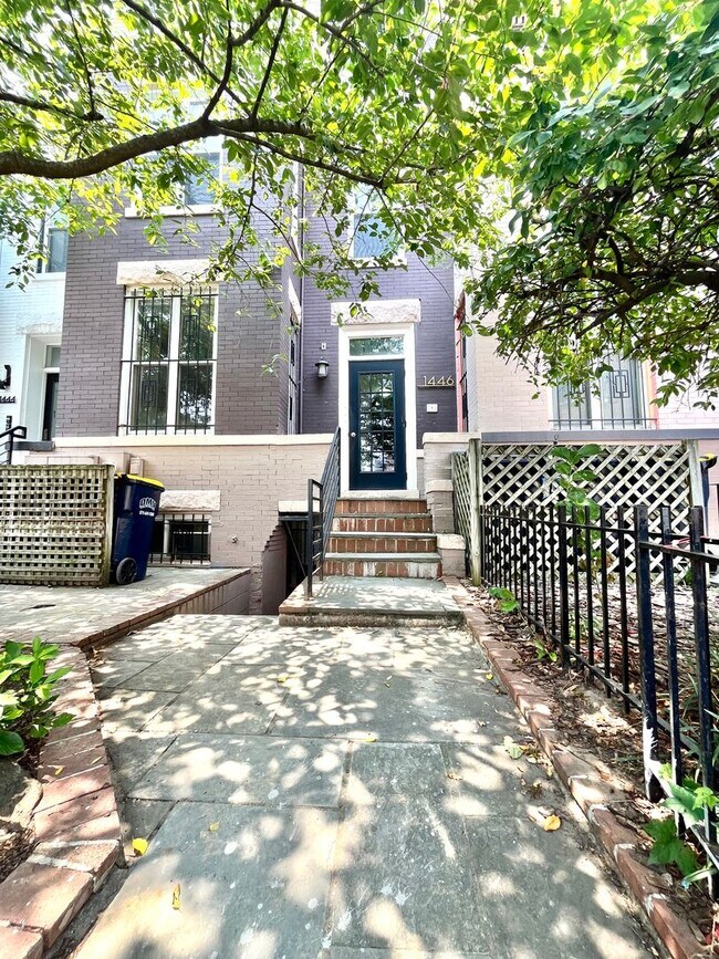 Building Photo - 1446 Newton St NW