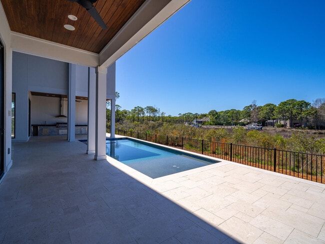 Building Photo - 330 Kelly Plantation Dr