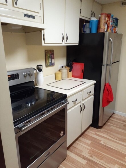 Building Photo - 3222 Sanders Rd