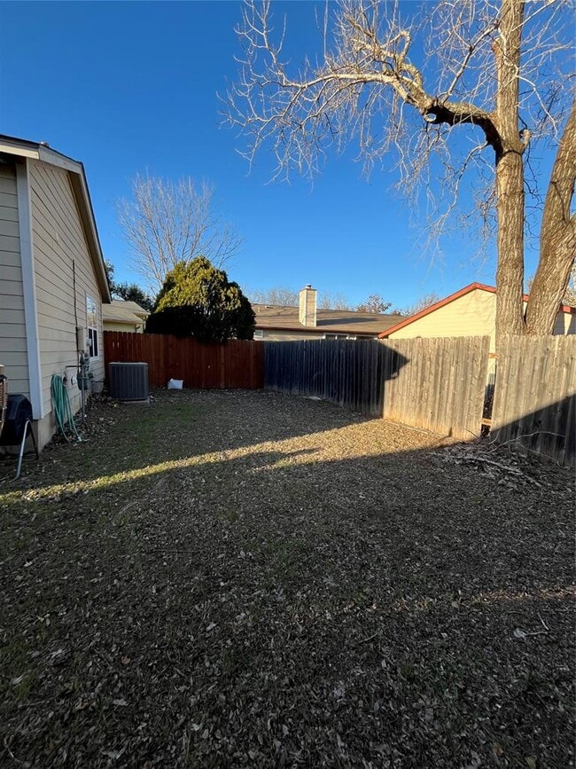 Building Photo - 5906 Green Acres