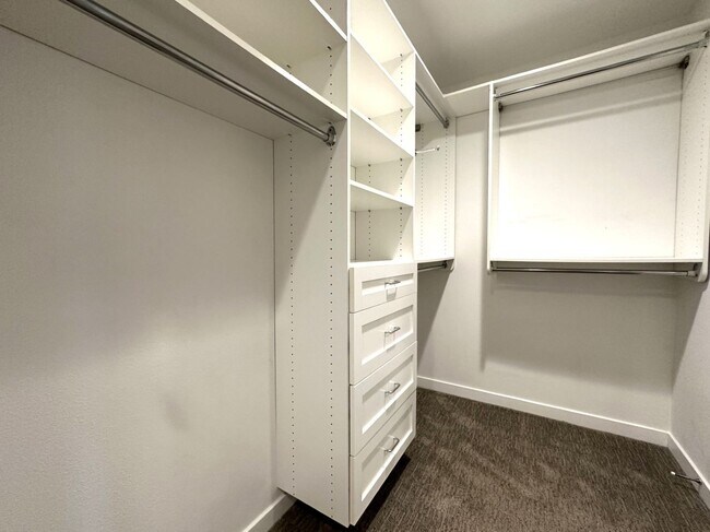 Building Photo - Civita/Apex – Luxury 3BR 3.5BA, Valley Vie...