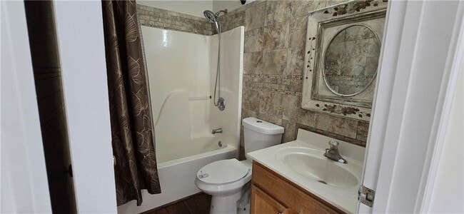 Building Photo - 3811 Roxfield Dr NE