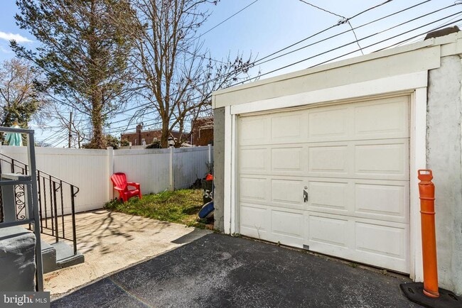 Building Photo - 4056 Ellendale Rd