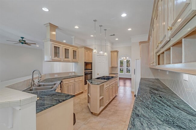 Building Photo - 13642 Lakeside Pl Dr