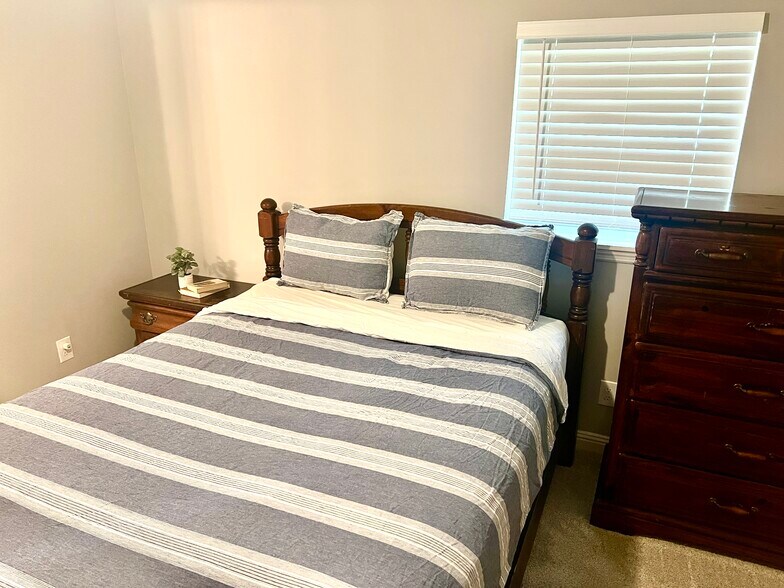 Secondary BR 3 - 4531 Embry Rd