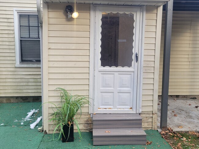 Building Photo - 12 Division St