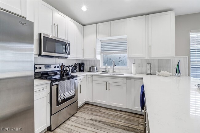 Building Photo - 851 102nd Ave N