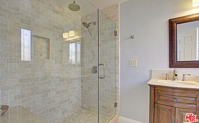 Building Photo - 2315 Cochran Ave