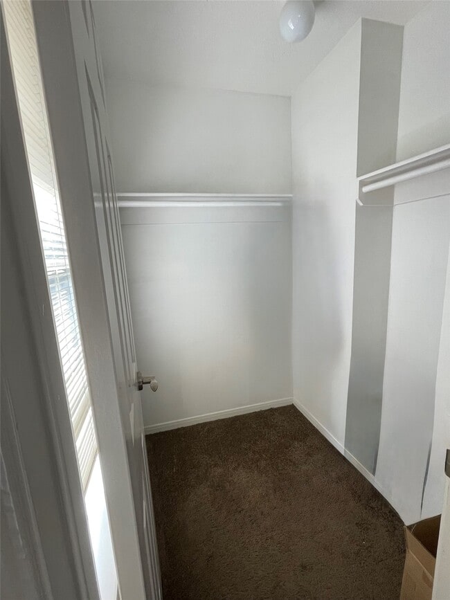 Building Photo - 15922 Cutten Rd