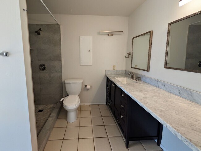 Building Photo - EXCEPTIONAL AREA/NEIGHBORHOOD-4 Bedrooms~S...
