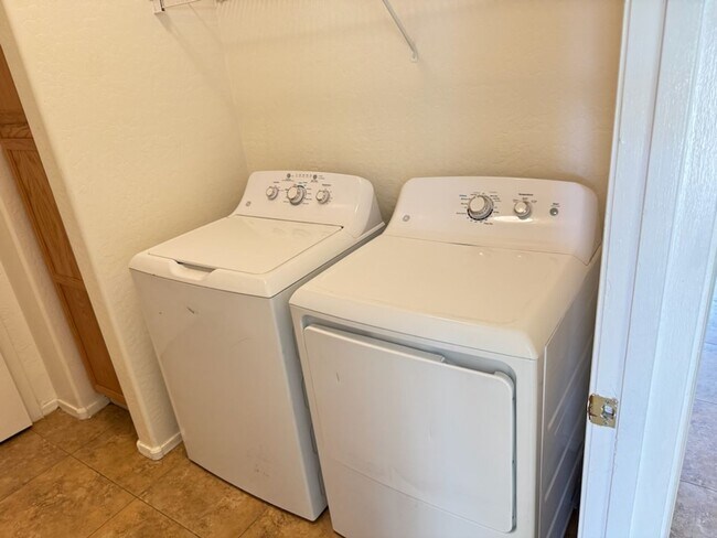 Building Photo - San Tan Queen Creek 4 bed 2.5 bath For rent