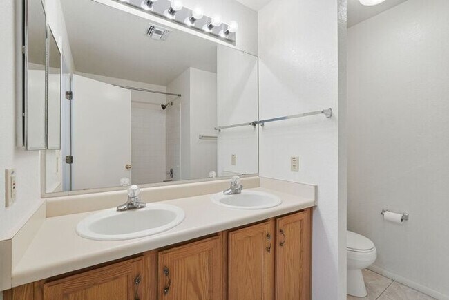 Building Photo - 8063 S New Abbey Dr