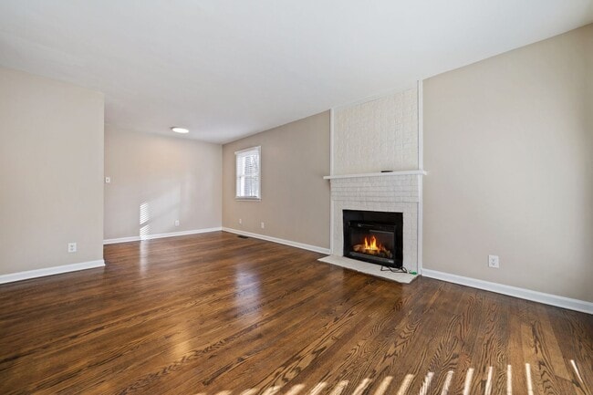 Building Photo - Beautiful Barnes Street Rental Ready early July!