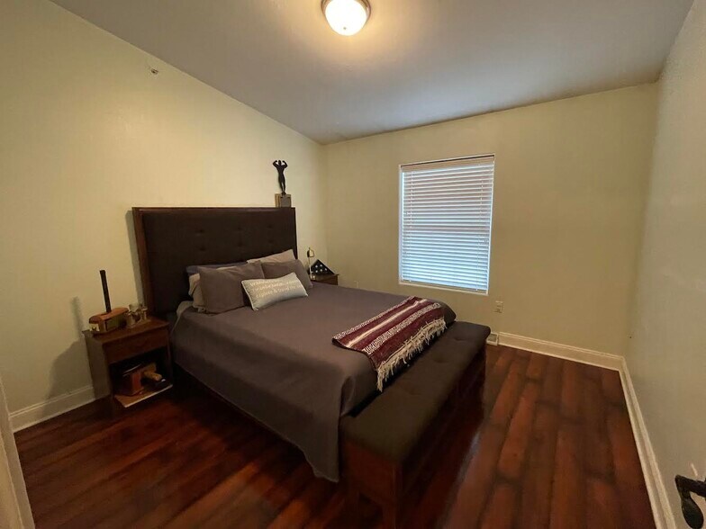 Third bedroom - 320 Jennifer Ln