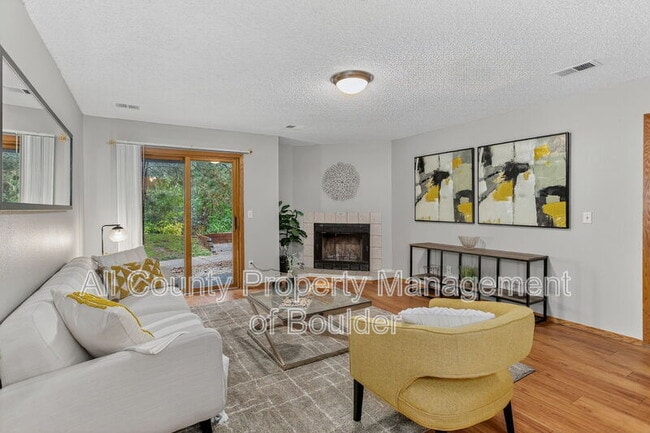 Building Photo - 2865 Sundown Ln