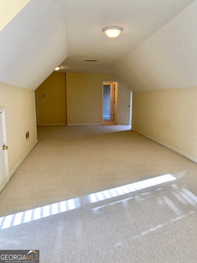 Building Photo - 1313 Bailey's Corner