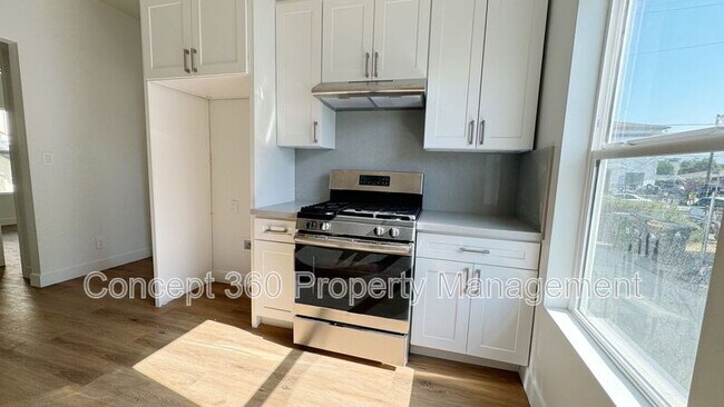 Building Photo - 940 E 43rd Pl