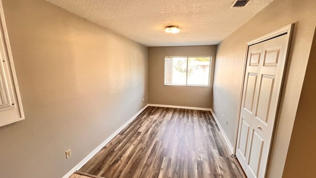 Building Photo - Charming 2 Bedroom, 1 Bathroom Home in Deltona!!