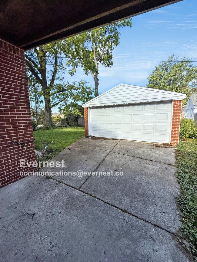 Building Photo - 20853 Garden Ln