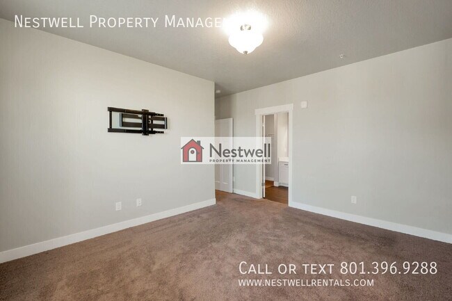 Building Photo - 4716 W Grady Ln