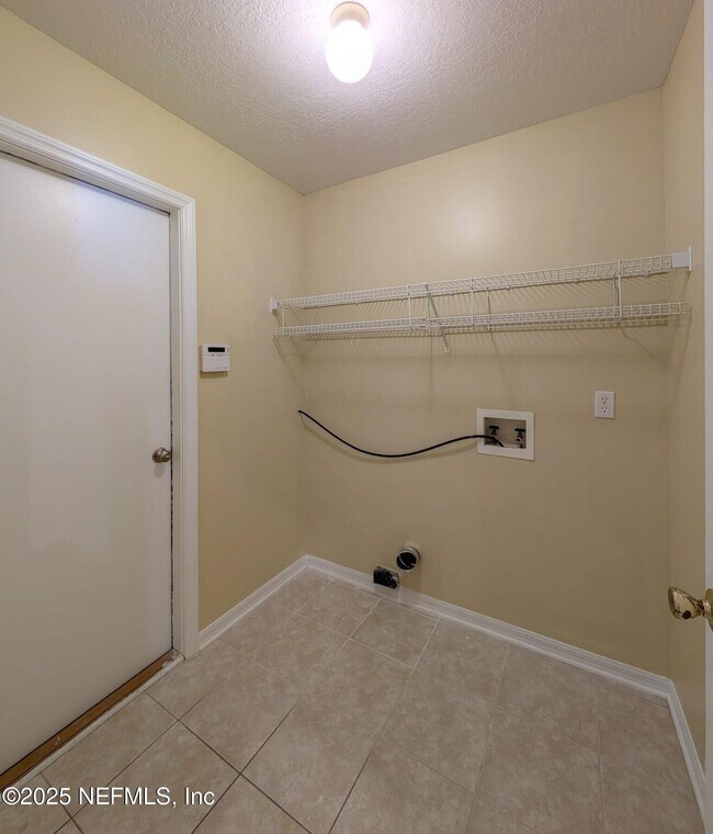 Building Photo - 12983 Quincy Bay Dr