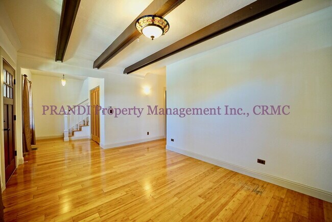 Building Photo - Gerstile Park Gem, With Upgraded Finishes ...