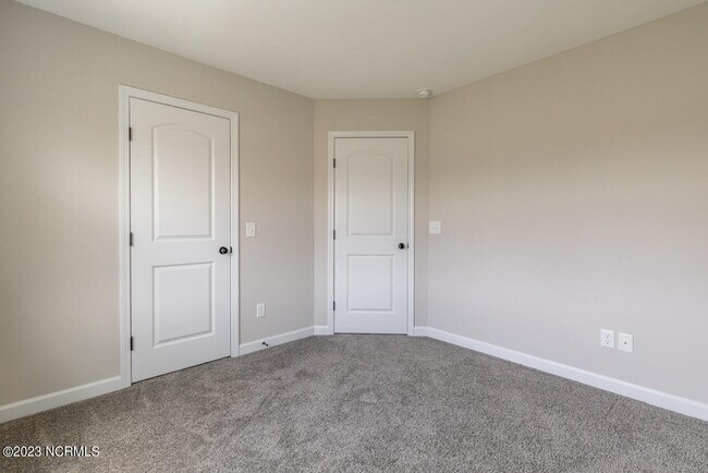 Building Photo - 300 Waylon Wy