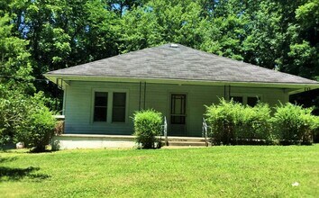 Building Photo - Country Living on 2 Acres! Palmyra Area. 2 Bed/1 Bath and a office.