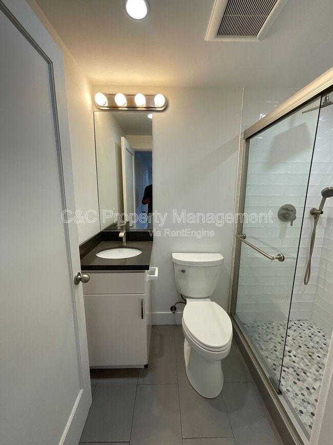 Building Photo - 184 Los Olivos Ave