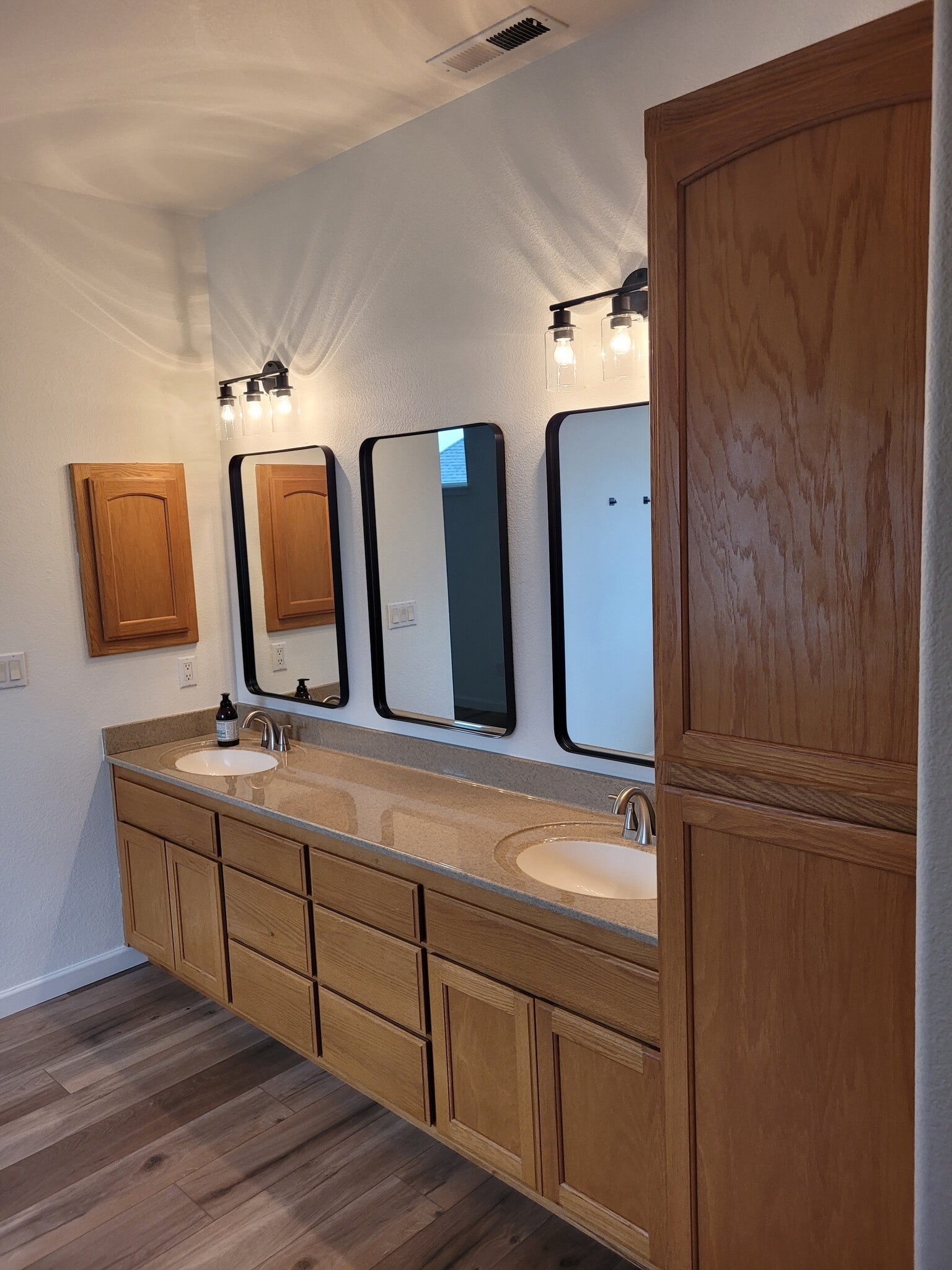 Building Photo - 396 Patricia Ln