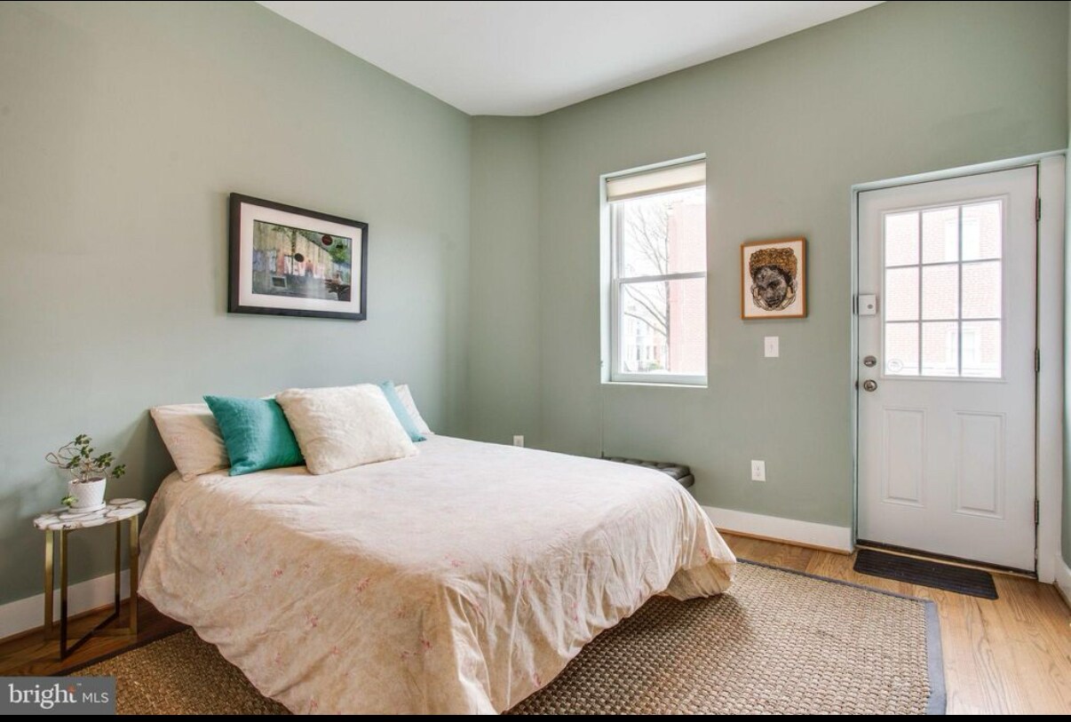 Upstairs Guest Bedroom / Office - 1924 1st St NW