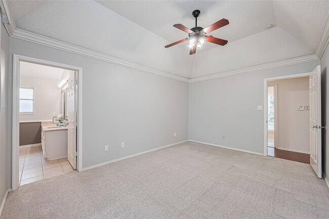 Building Photo - 2502 Knollbrook Ln