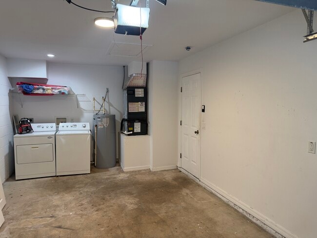 Building Photo - 701 E palm St