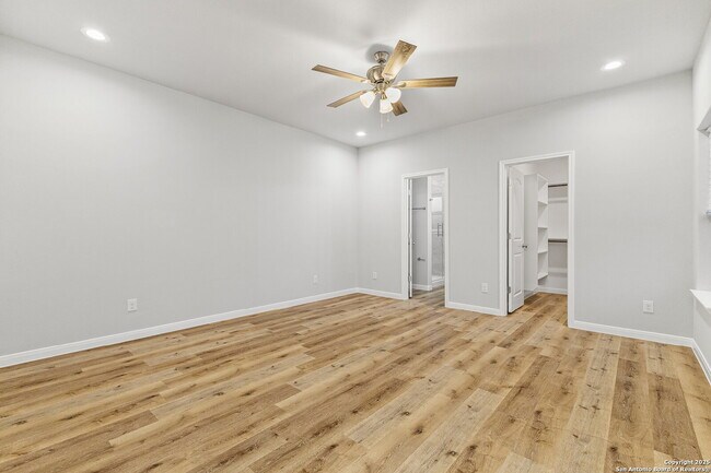 Building Photo - Charming 3-Bed Custom Luxury Rental with 2.5 Baths near Downtown San Antonio – 1668 Sq Ft of Comf...