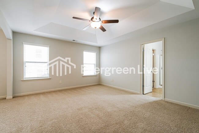 Building Photo - 138 High Point Way