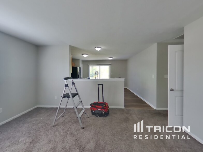 Building Photo - 7328 Mosaic Dr