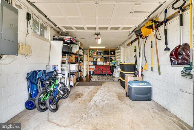 Building Photo - 7606 Jervis St