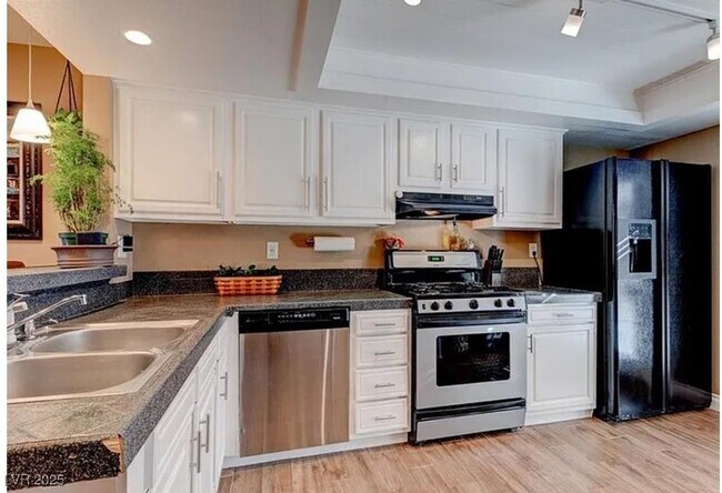 Building Photo - 6504 Ironbark Ln
