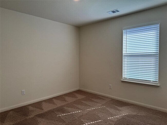 Building Photo - 313 Cres Park Dr