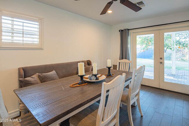 Building Photo - 1909 E Bethany Home Rd