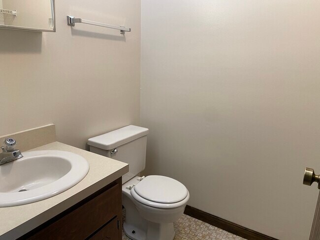 Building Photo - 1115 Elizabeth Ct